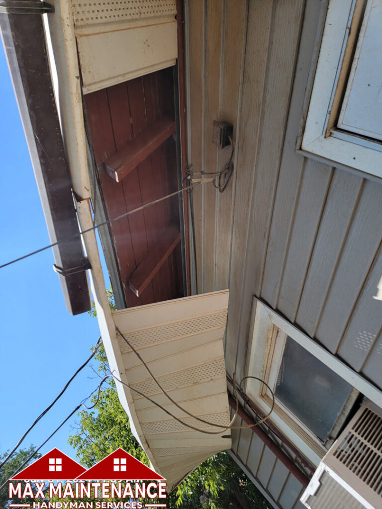Damaged soffit and fascia on a house, ready for repair by Max Maintenance in Twin Falls, ID.