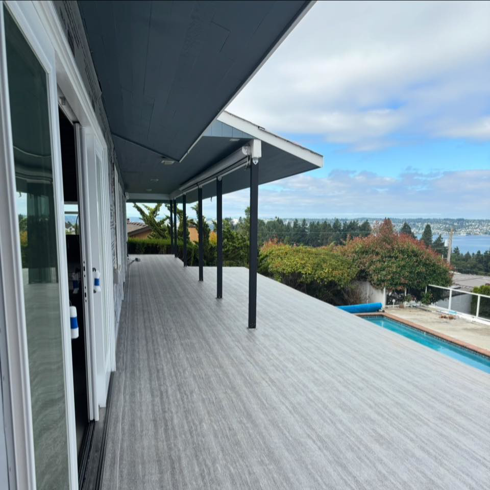 A beautifully finished outdoor deck and patio by Gregg Hoffman Construction Inc. in Tacoma, WA
