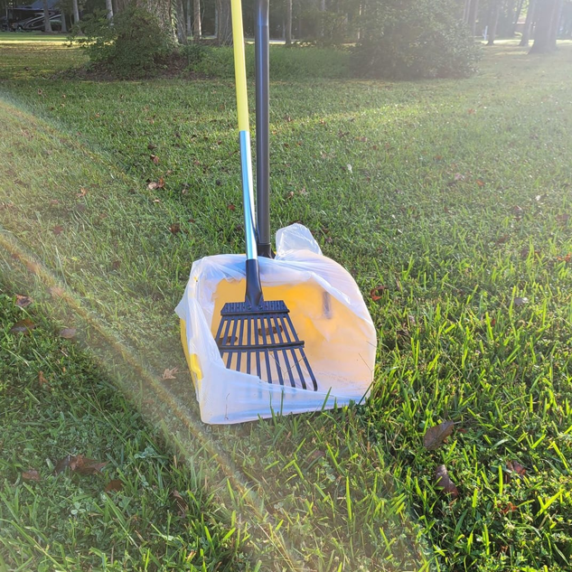 Pet waste scoop and rake equipment ready for a cleanup job by Slinging Scoops Co. in Chesapeake, VA.