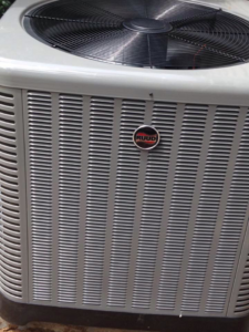 A new Ruud air conditioning unit installed by Frankie's Air-Conditioning in Alexandria, LA.