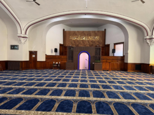 Beautiful blue patterned masjid carpet installed in a prayer hall by Musalla Masjid Carpets in Glendale Heights, IL.