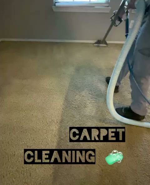 A professional from Muscle Cleaning Services performing carpet cleaning in a home in Dallas, TX.