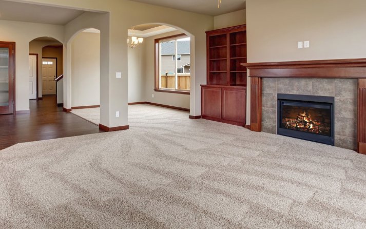 A freshly cleaned or installed carpet in a spacious living room by Alpine Carpet Care in Medford, OR.