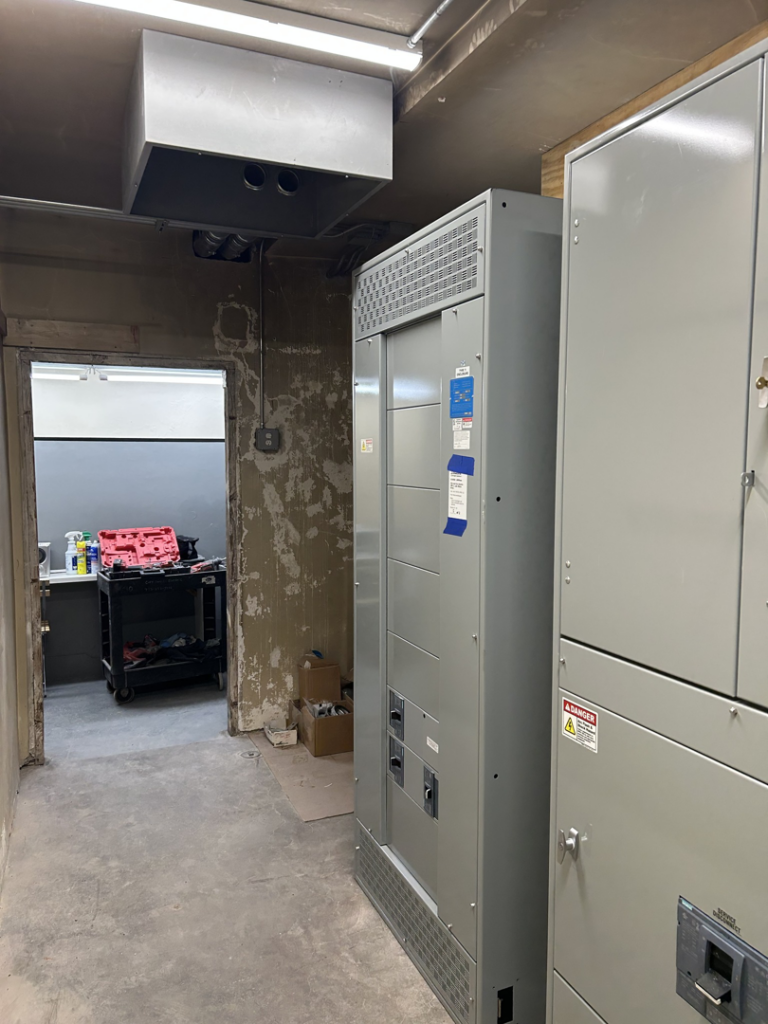 Commercial electrical switchgear installed by City Service Electric, Inc. in Rolling Meadows, IL