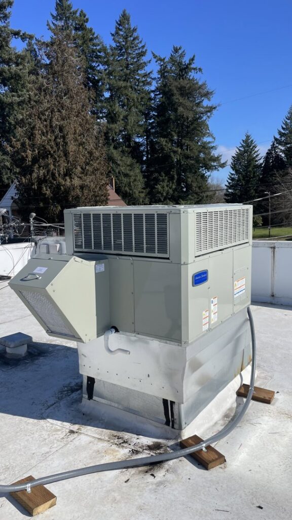 A large commercial rooftop HVAC unit installed and maintained by Smart HVAC LLC in Vancouver, WA.