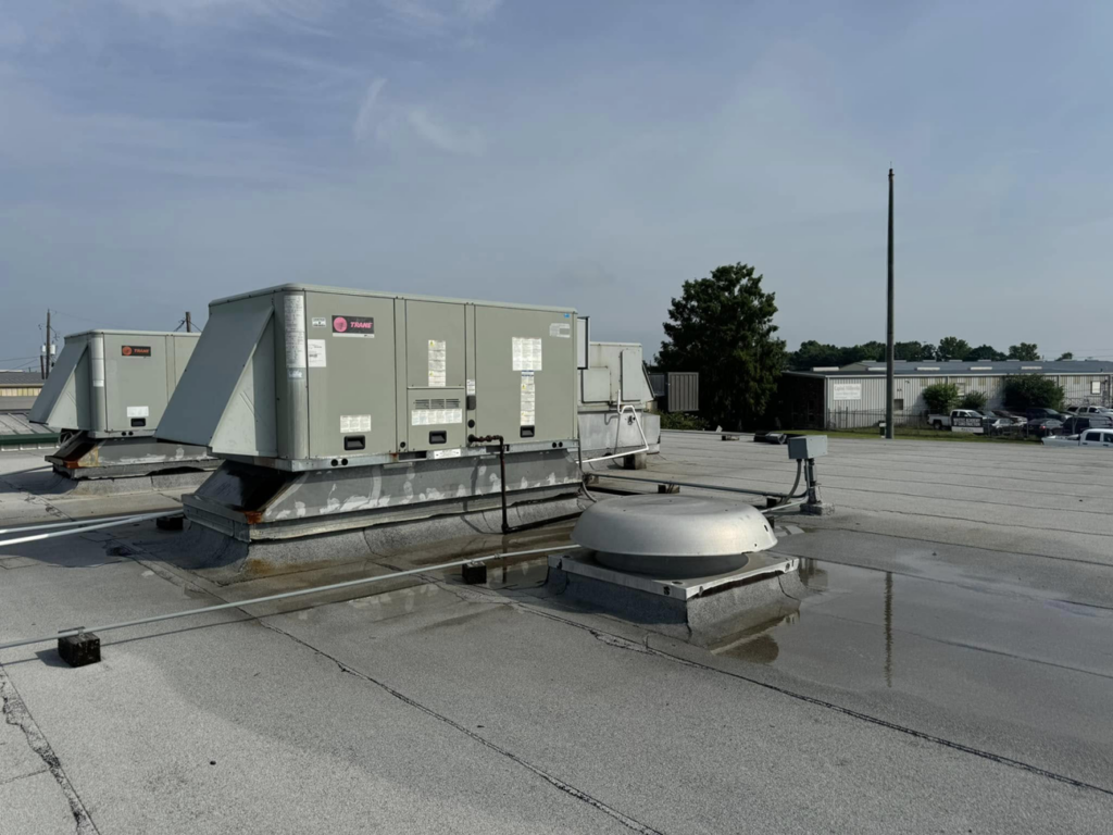 Commercial rooftop HVAC units installed and serviced by Air Control Heating & Air in Central City, LA