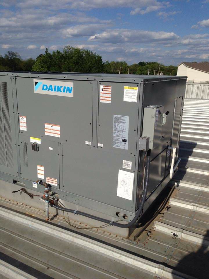 A large Daikin commercial rooftop HVAC unit installed by Griffin's Heating & Air in Tulsa, OK.