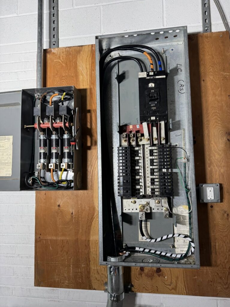 Electrical panel and fuse box installation by Ramos Electrical services inc in Brownsville, TX