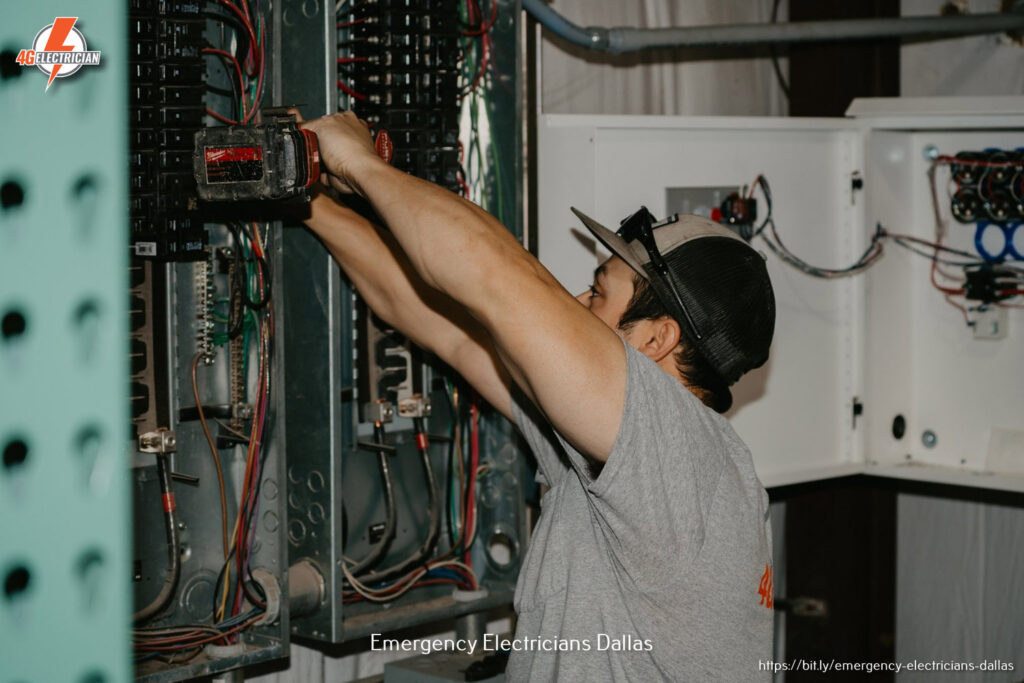 An electrician from 4G Electrician repairing a residential electrical breaker panel in Dallas, TX