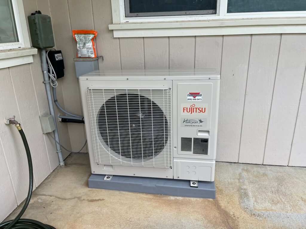 A new Fujitsu Halcyon Inverter outdoor HVAC unit installed by Air Masters, Inc. in Port Orchard, WA.