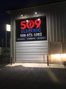 An outdoor Generac transfer switch and meter base installation with conduits by 509 Electric in Yakima, WA.