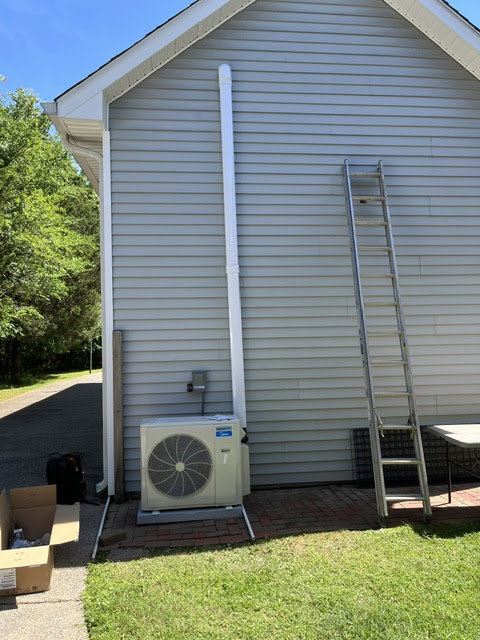 A Midea mini-split condenser unit installation by CHIN Flower HVAC LLC in Murfreesboro, TN.