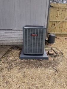 A newly installed Amana outdoor air conditioning unit by Springfield HVAC Company in Springfield, MO.