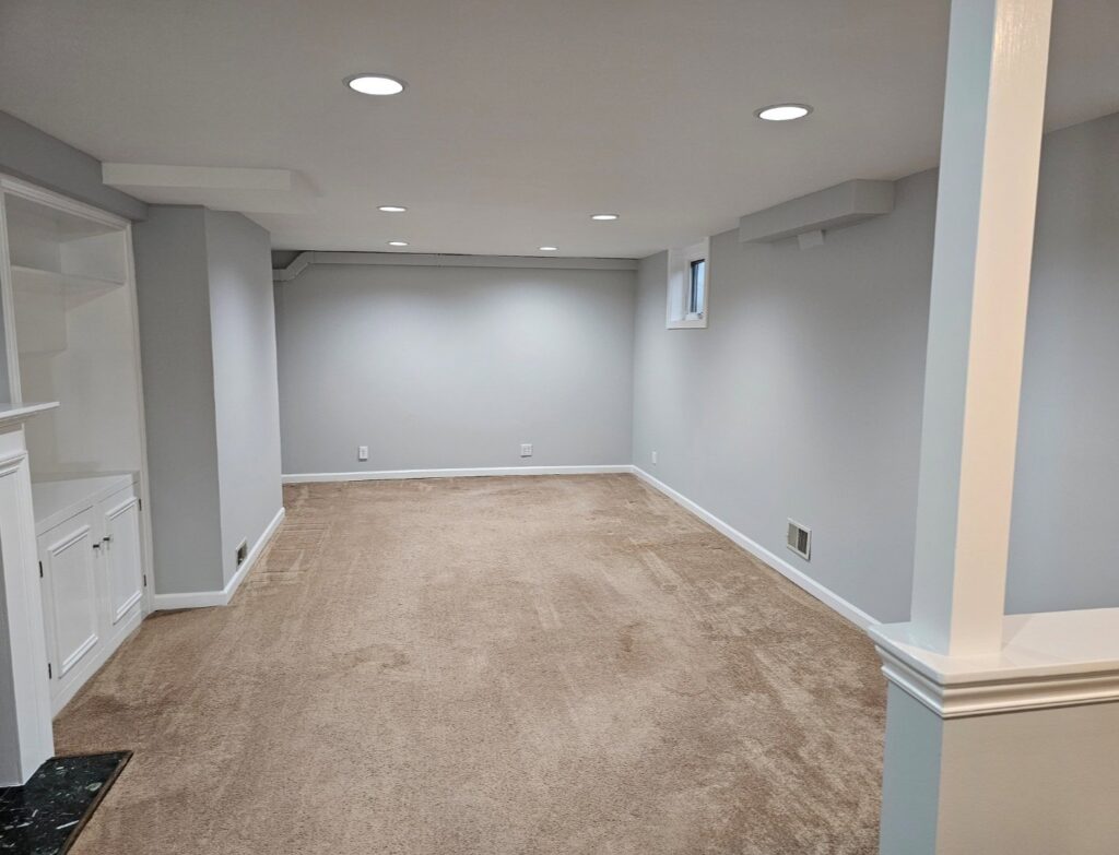 A newly installed brown wall-to-wall carpet in an empty room by Seattle Style Flooring in Seattle, WA.