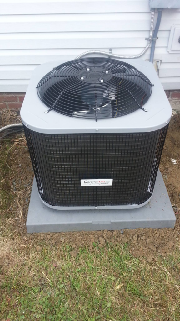 A newly installed outdoor AC condenser unit by Air Vent Master, an HVAC contractor in Charlotte, NC.