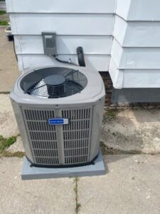 An American Standard outdoor AC unit installed by Shrek Heating & Air Conditioning in Toledo, OH.