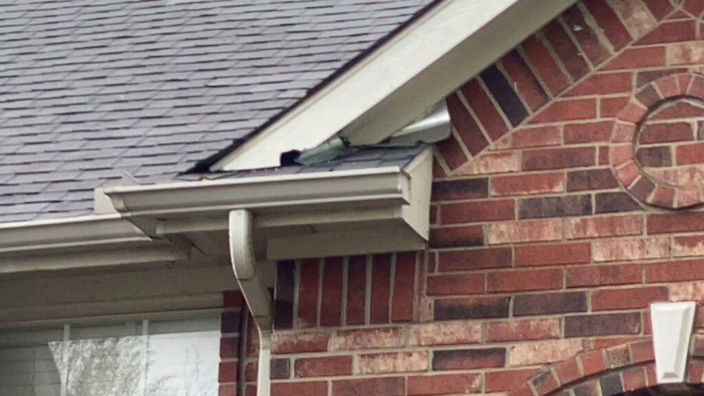 A gap in the roofline and gutter area of a house, a common entry point for wildlife, identified by Dallas Fort Worth Wildlife Control in Hurst, TX.