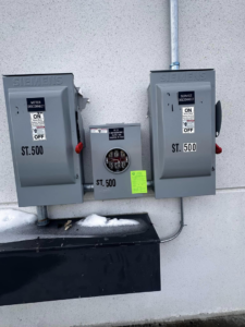 Siemens meter and service disconnects installed by A&f electric service in Houston, TX