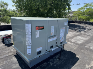 A Trane rooftop HVAC system installed by Four Stages, a reliable HVAC contractor in Chicago, IL.