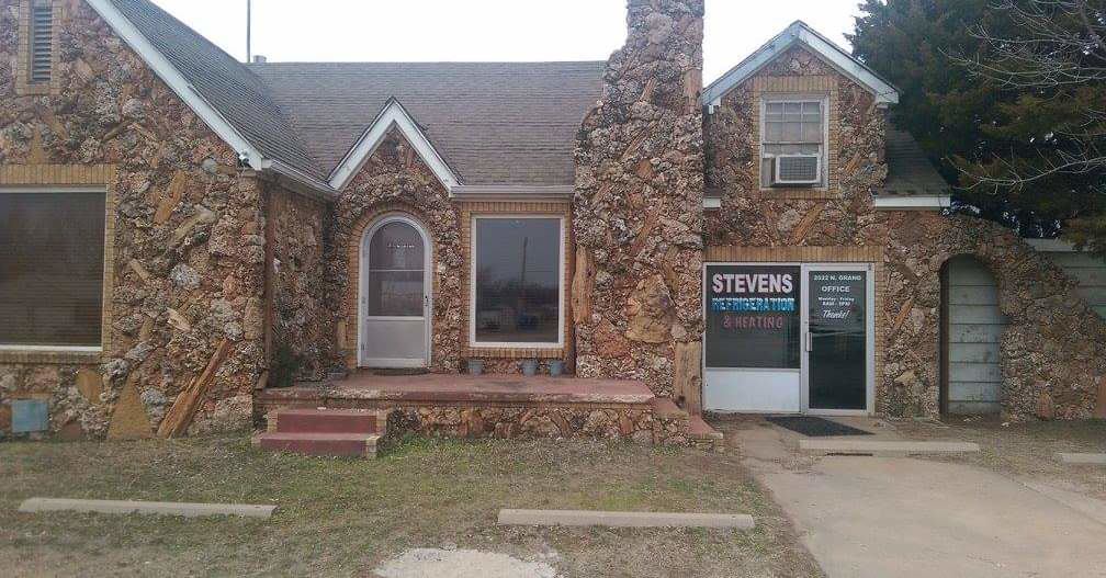 A close-up of a Trane XV20 outdoor HVAC unit, serviced by Stevens Refrigeration & Heating in Enid, OK
