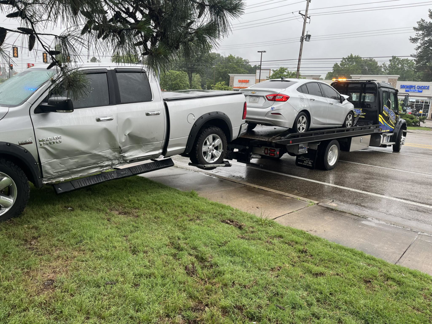 White's Wrecker Service performing accident recovery, towing damaged cars in Memphis, TN.