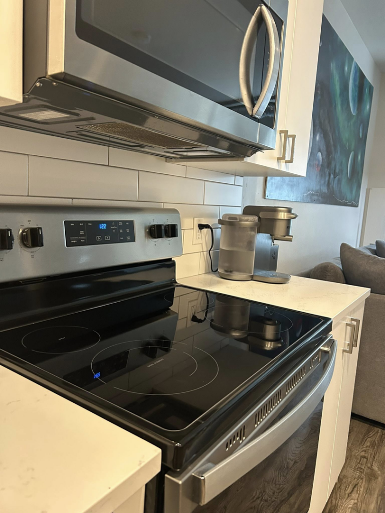 A sparkling clean kitchen after professional house cleaning by E & S Cleaning Services L.L.C in Nampa, ID.
