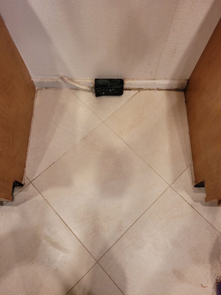 A sparkling clean kitchen corner after professional cleaning by Benin Cleaning Services LLC in Orange Park, FL.