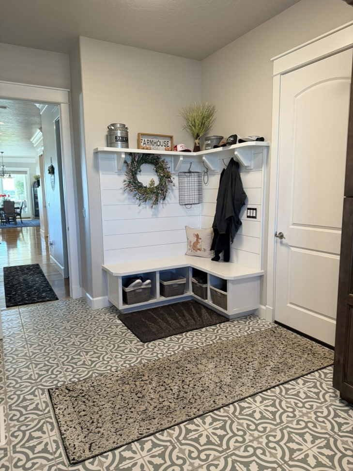 A clean and organized entryway with decorative elements, professionally cleaned by Mireles Cleaning LLC in Caldwell, ID.