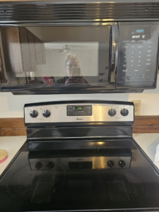 A perfectly clean stove and microwave after service from Nikki Sue's Cleaning Services in Gillette, WY.