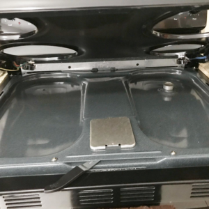 A sparkling clean stove top after professional cleaning by Lourdes Home Cleaning in East Hampton, NY.