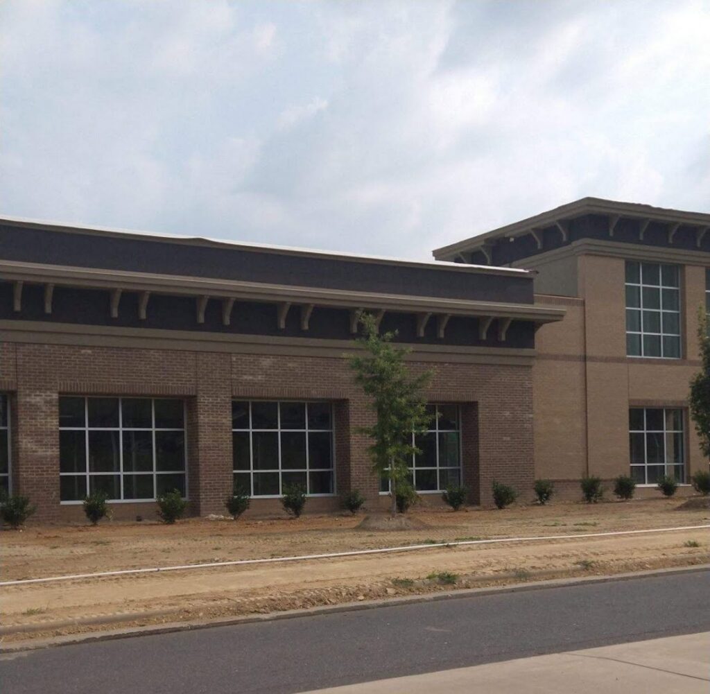 A completed commercial building featuring stucco and brick siding by Eastern Stucco Restorations in Rock Hill, SC.
