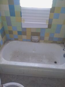 A dirty bathtub showing the need for cleaning services from Nicoles Cleaning Service LLC in Mobile, AL.