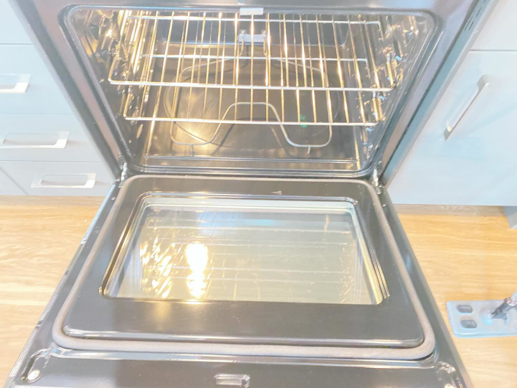 An immaculate oven interior, thoroughly cleaned by Sanchez Cleaning Service, LLC in San Antonio, TX.