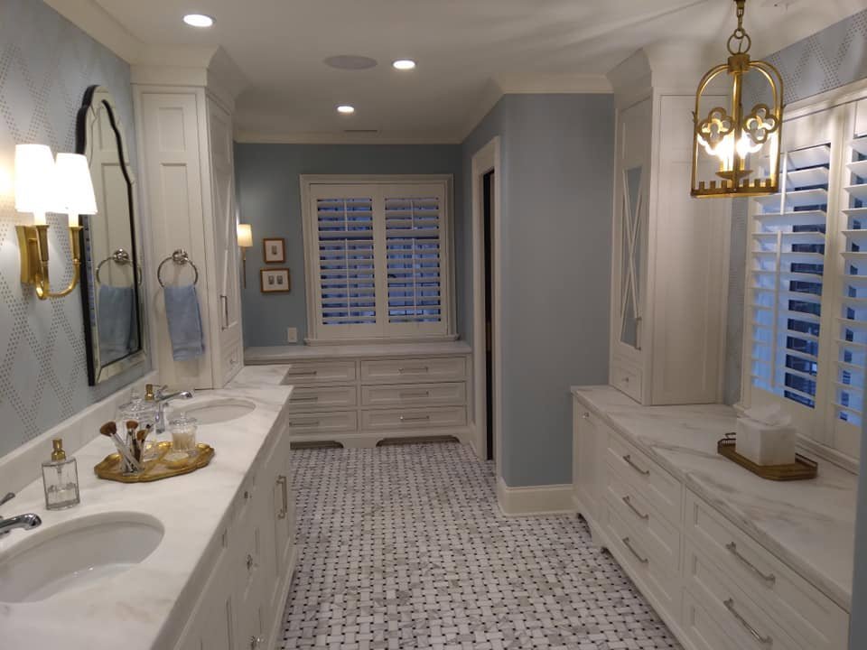A pristine bathroom featuring a double vanity, showcasing the detailed cleaning by Jessie Clean in Indianapolis, IN.