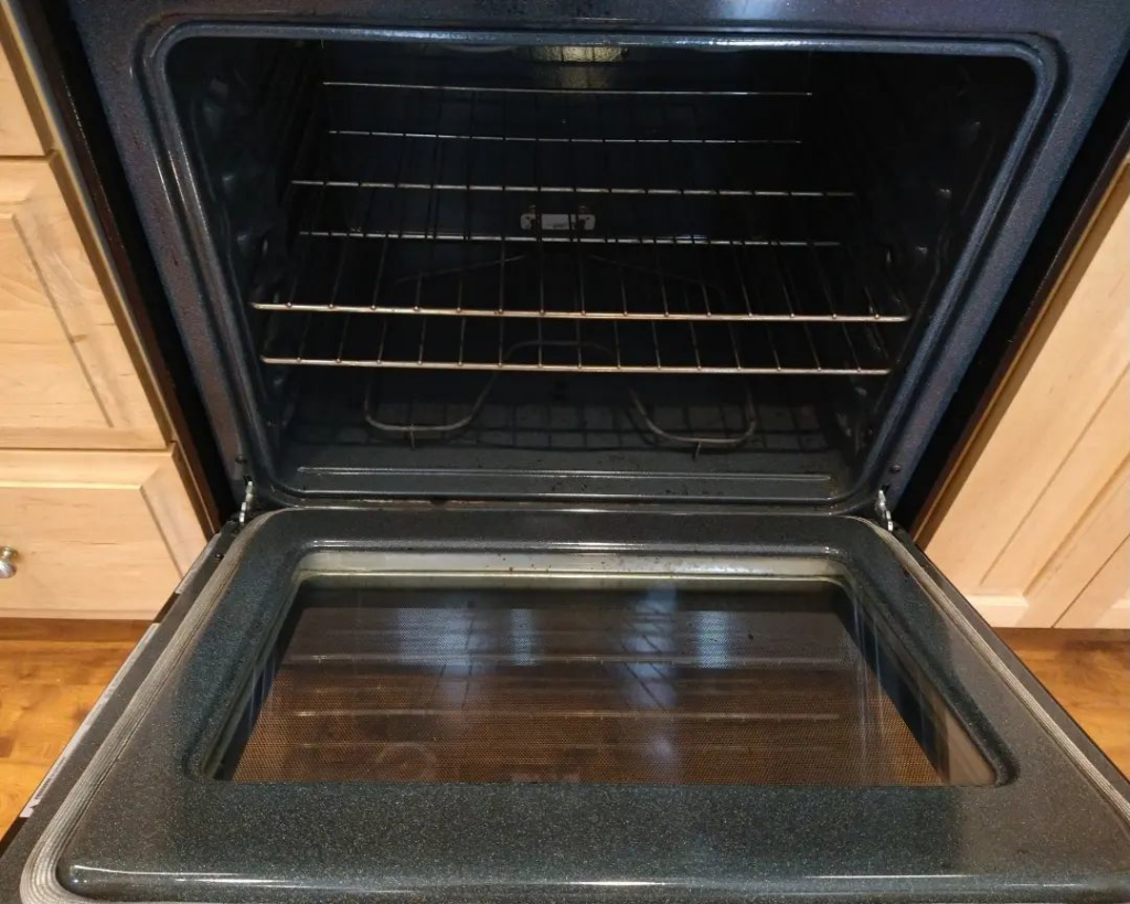 A pristine and thoroughly cleaned oven interior, demonstrating the quality service of Sunrise Cleaning in Saint Petersburg, FL.